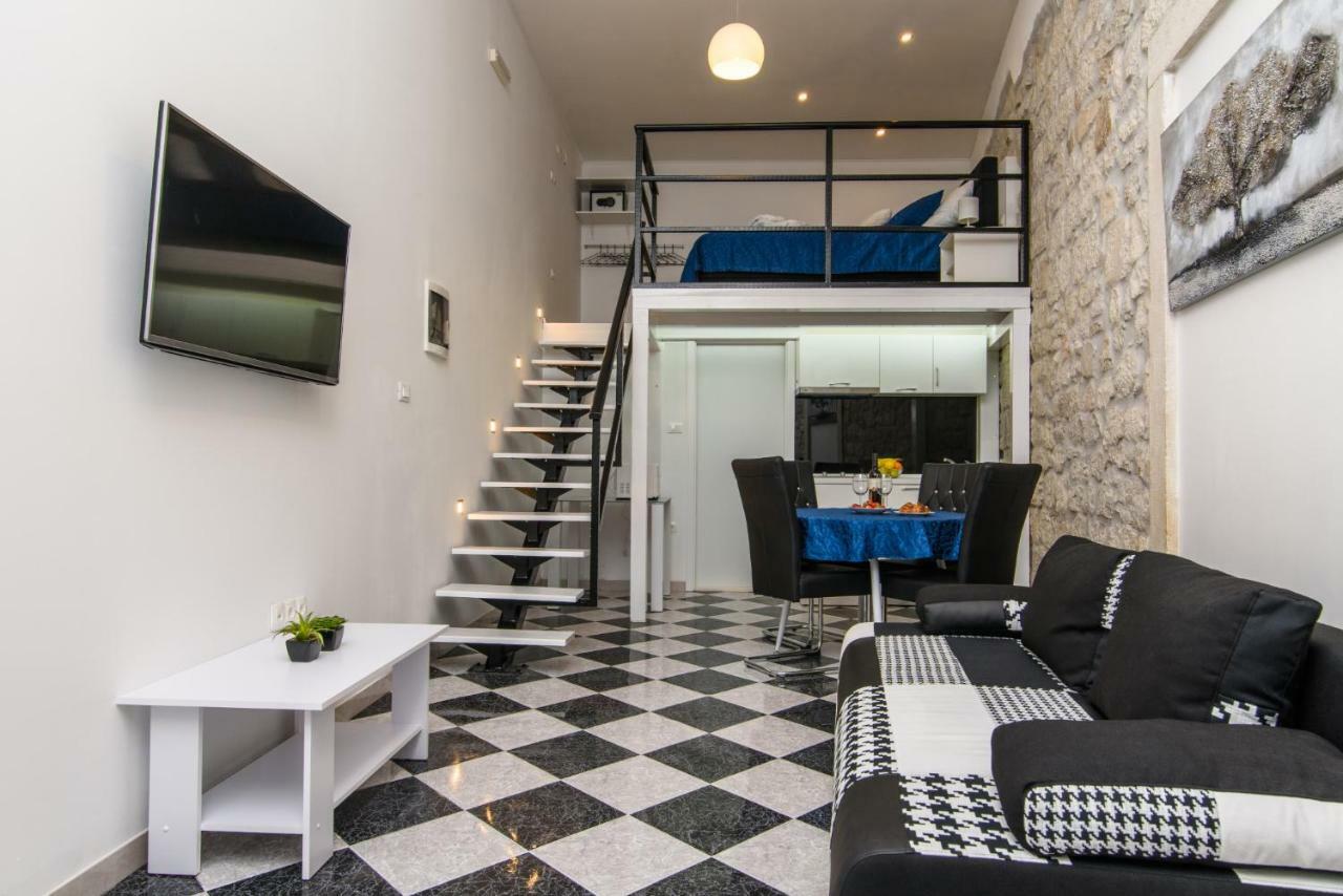 Studio Apartman Rea Trogir Exterior foto