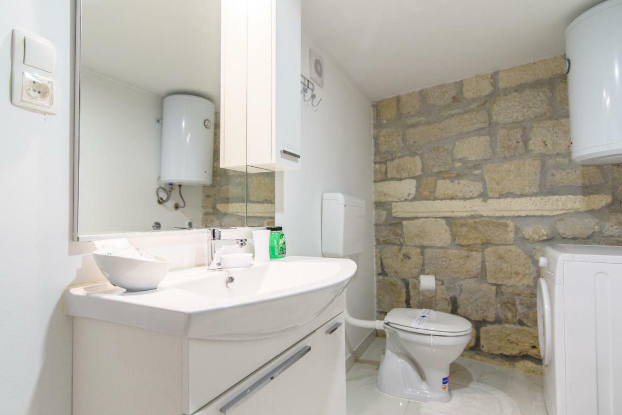 Studio Apartman Rea Trogir Exterior foto