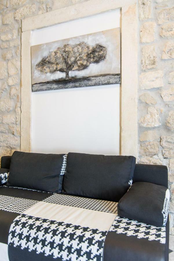 Studio Apartman Rea Trogir Exterior foto