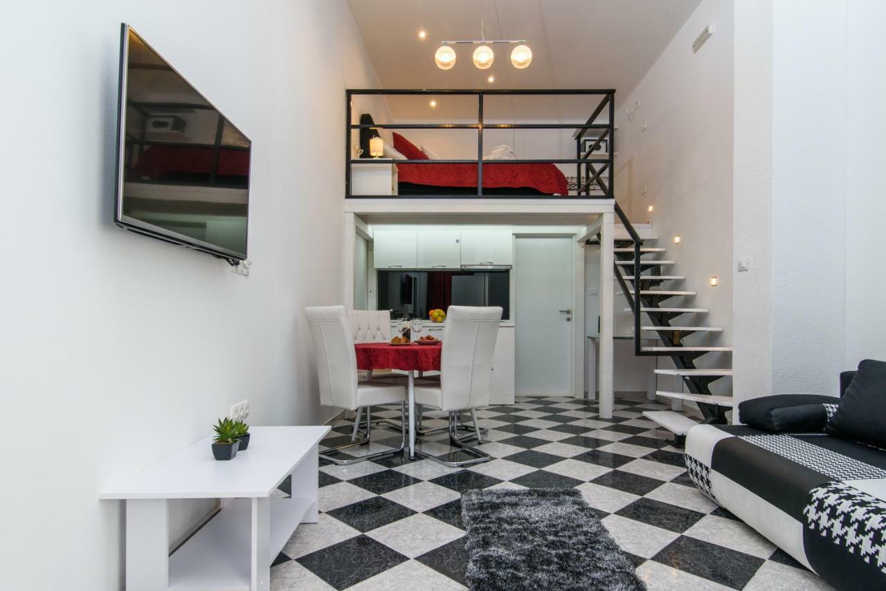 Studio Apartman Rea Trogir Exterior foto