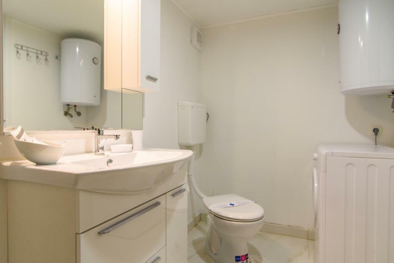 Studio Apartman Rea Trogir Exterior foto
