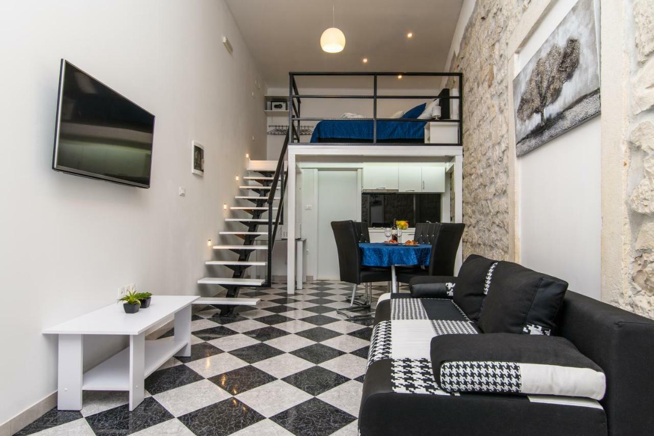 Studio Apartman Rea Trogir Exterior foto